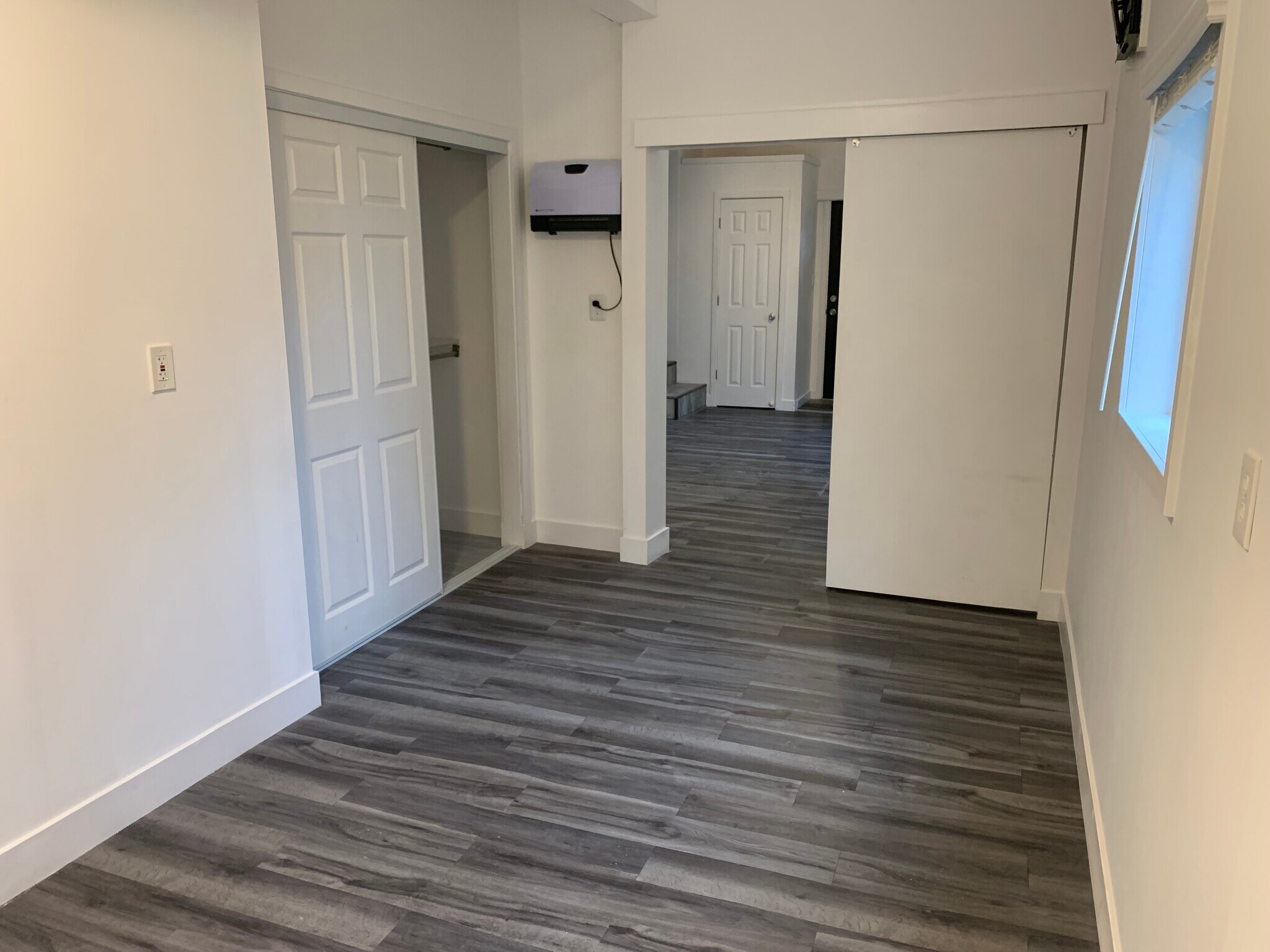 Building Photo - 104 1/2 NW 101st St