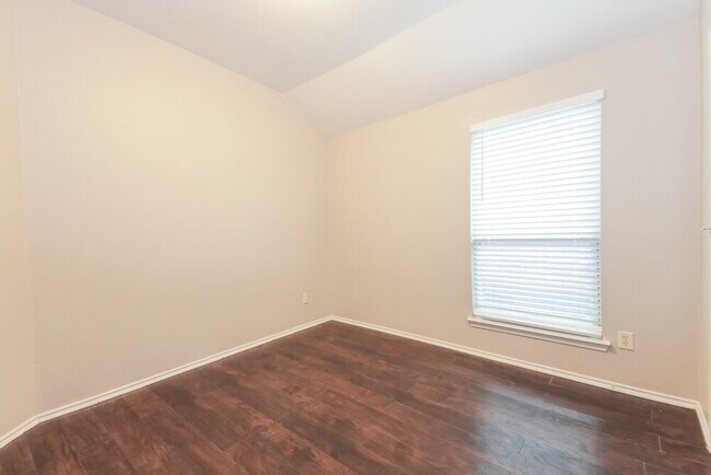 Building Photo - 1813 Cedar Wood Trail