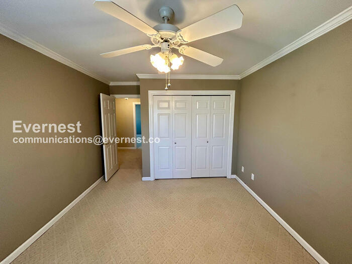 Building Photo - 7500 Roswell Rd