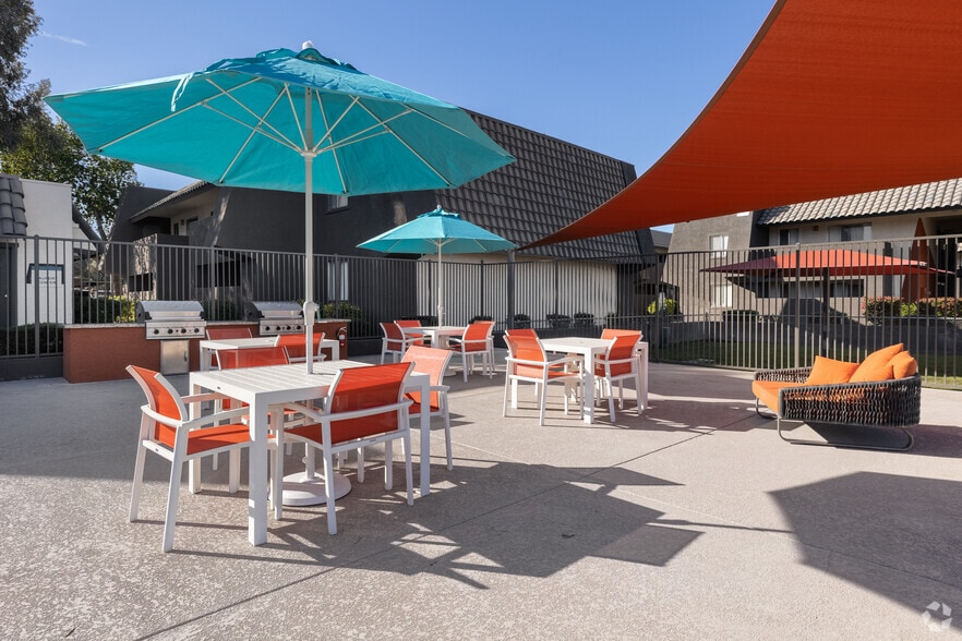 Grill Area - Highland Park