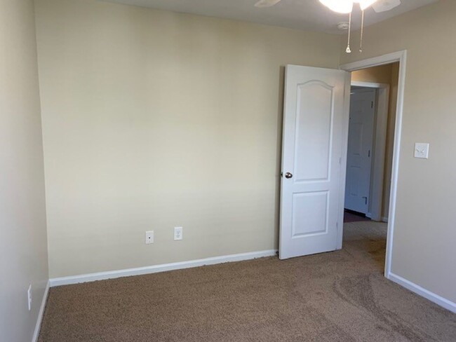 Building Photo - Acorn Ridge Home (RC)