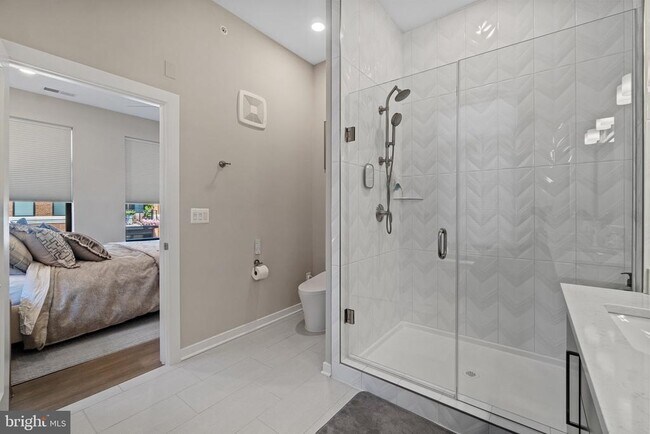 Building Photo - 5 Stationmaster St SE