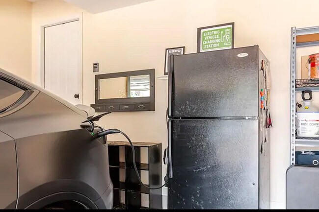 Building Photo - 901 Bordeaux Pl