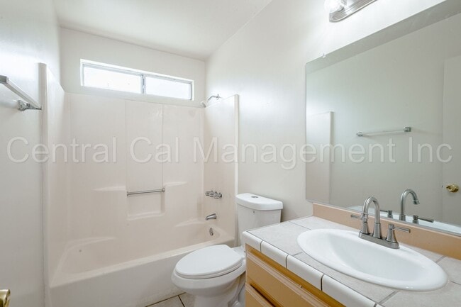 Building Photo - 808 Pershing St