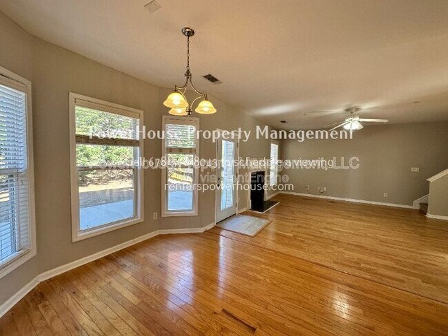 Building Photo - 2403 Walnut Tree Ln