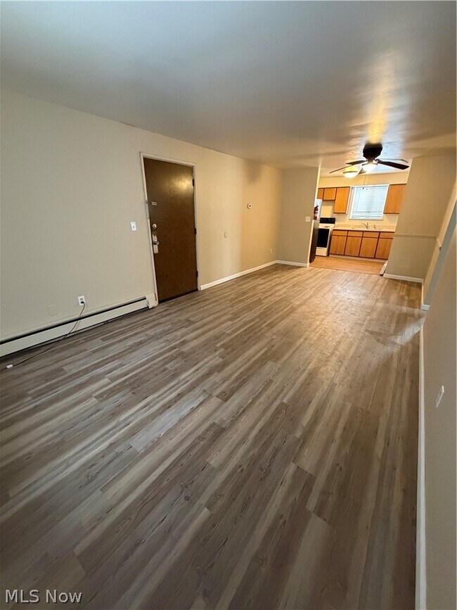 Building Photo - 27 Wayne St SE