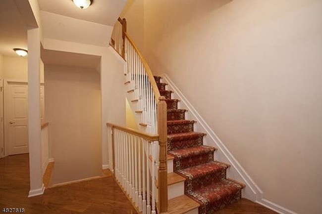 Building Photo - 321 Edmonton Ct