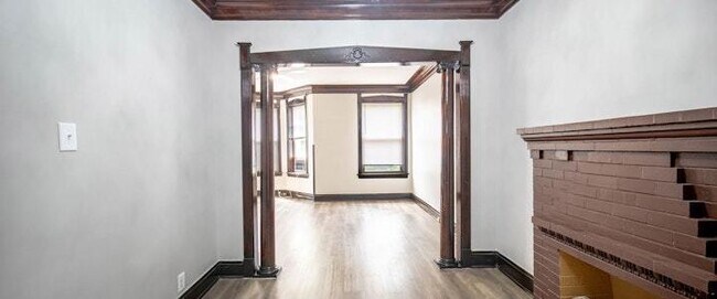 Building Photo - 6360 S Greenwood Ave