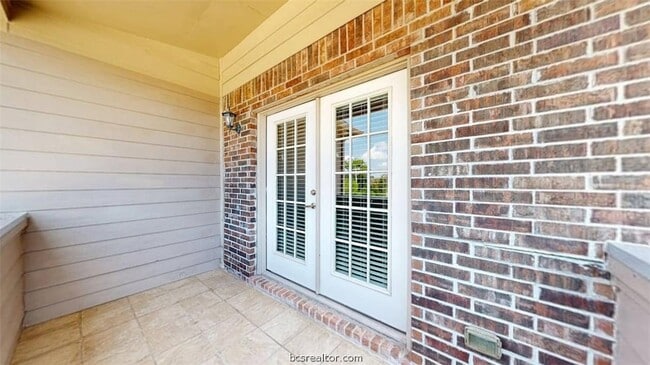 Building Photo - 2025 Harvey Mitchell Pkwy S