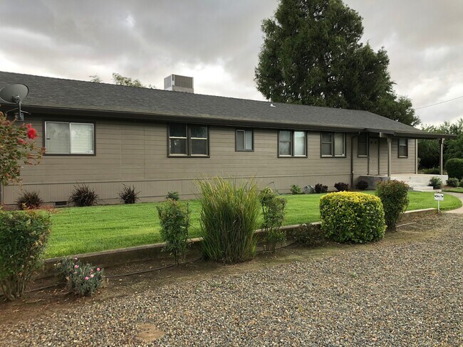 Building Photo - 1980 Sultana Dr