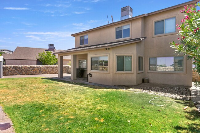 Building Photo - 1529 Luz De Sol Dr