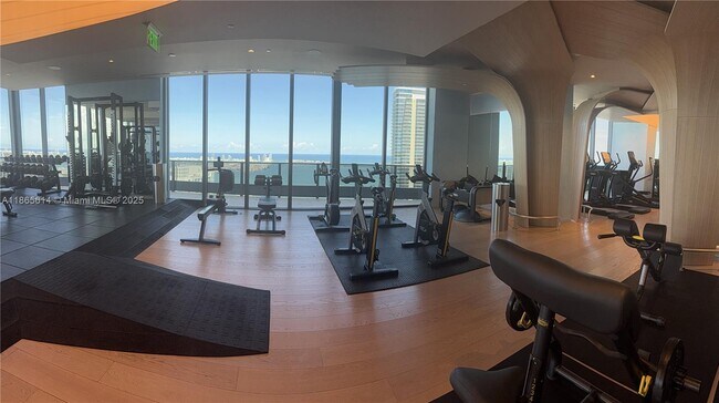 Building Photo - 1000 Brickell Plaza