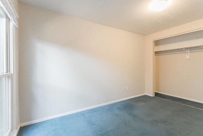 Building Photo - 604 Marine St