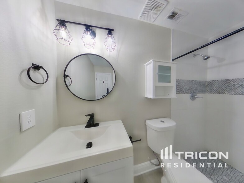 Building Photo - 1297 Voyager St