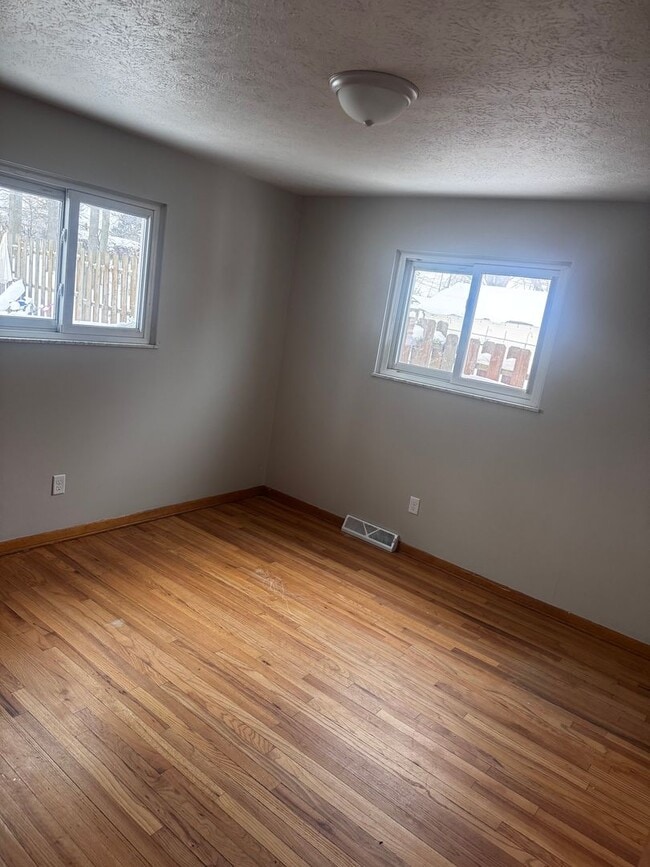 Building Photo - 6311 Theota Ave