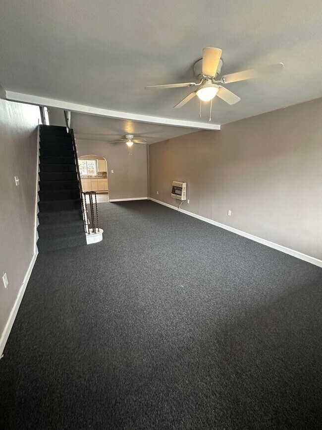 Building Photo - 3 bed, 1 bath apartment in lansfod