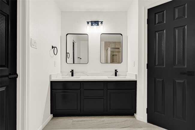 Building Photo - 15911 Breanna Ln