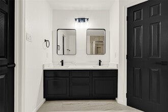 Building Photo - 15911 Breanna Ln