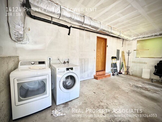 Building Photo - 14124 Phinney Ave N