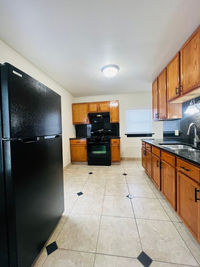 Building Photo - KHR-2708-48-S