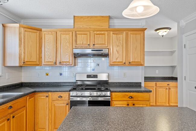 Building Photo - 2112 Echo Glen Ln