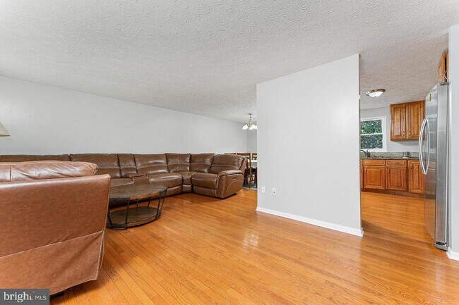 Building Photo - 223 Laura Anne Ct