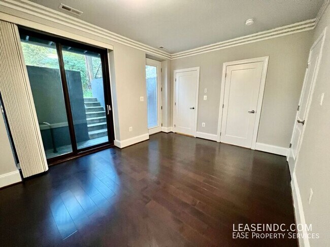 Building Photo - 4525 1/2 Georgia Avenue NW-#1