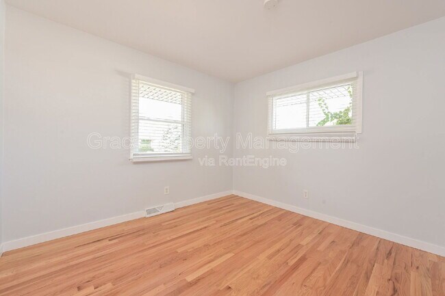 Building Photo - 6186 S Southwood Dr