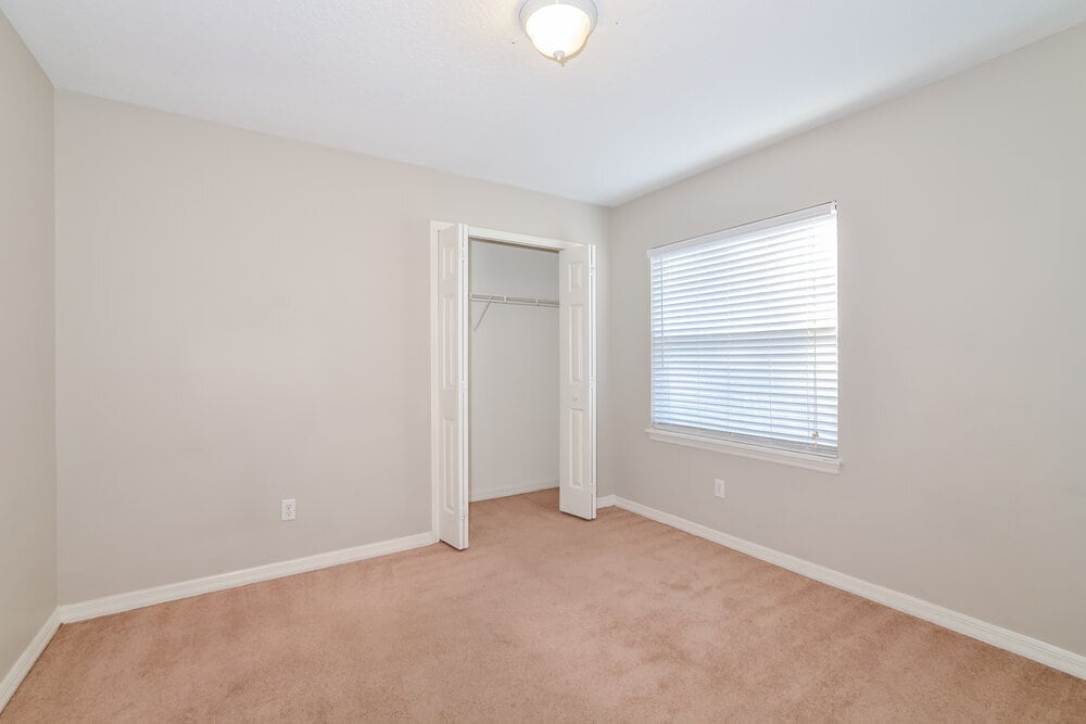 Building Photo - 343 S Lancelot Ave