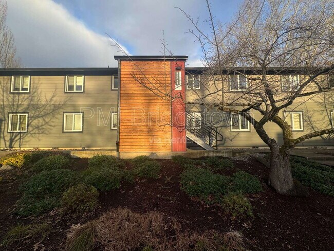 Building Photo - 12642 NW Barnes Rd