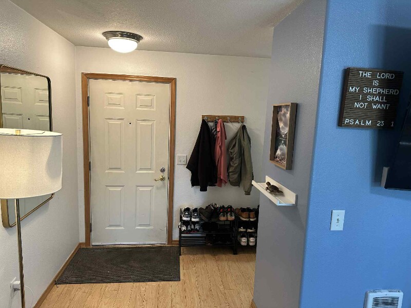 Building Photo - 663 NE 162nd Ave