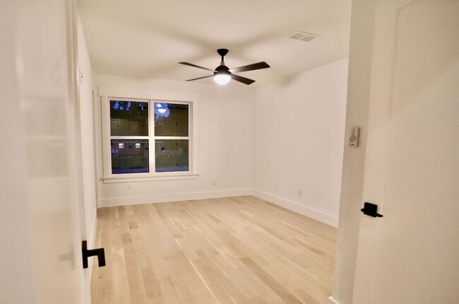 Building Photo - Executive Lease Near Preston Hollow  - Chef's Kitchen, Gated Drive & Spacious Patio