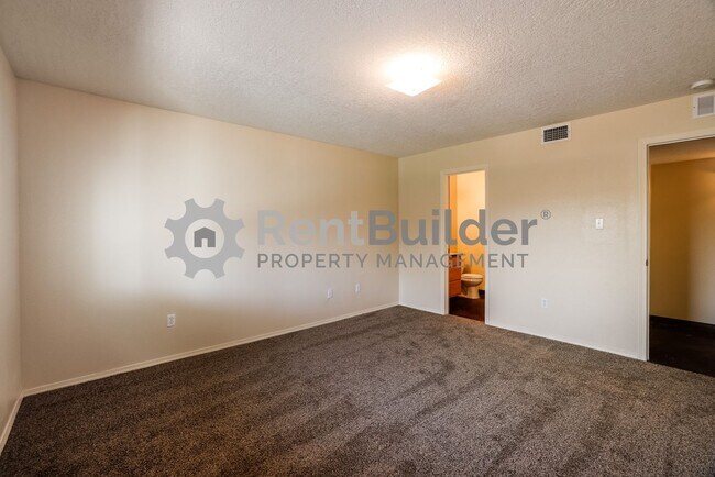 Building Photo - *** LEASE PENDING *** Please apply at your...
