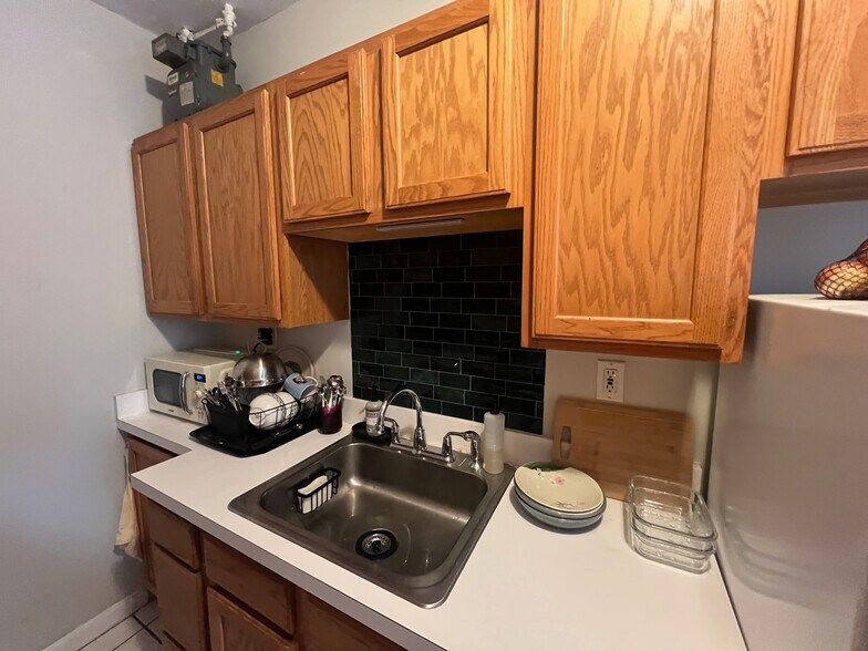 Building Photo - 110 Brainerd Rd