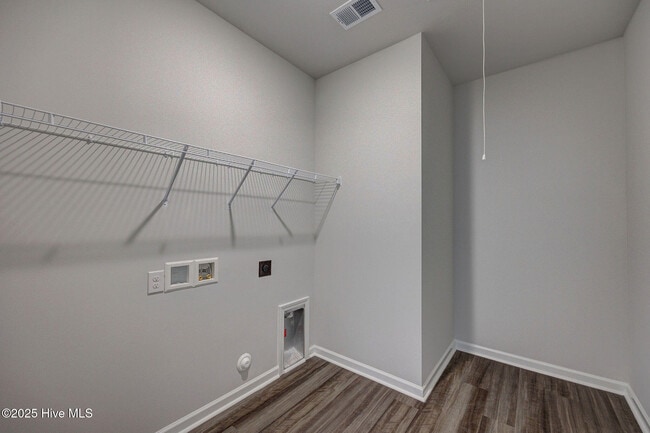 Building Photo - 3133 Burberry Ln SW