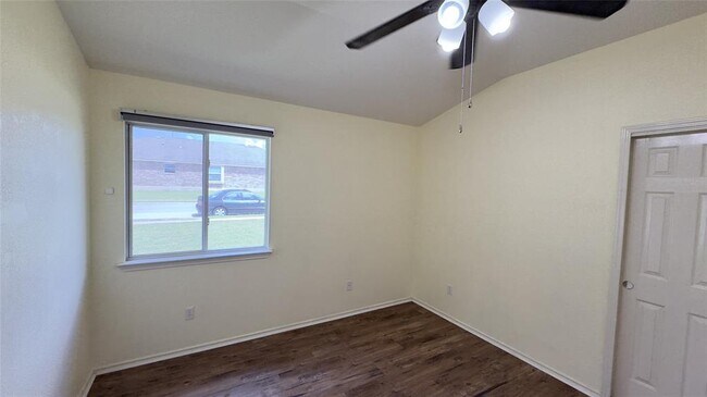 Building Photo - 700 Sweet Leaf Ln