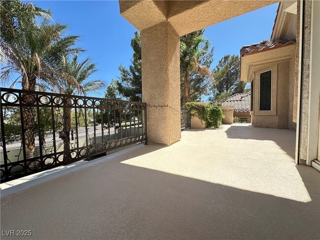 Building Photo - 1828 Dolce Dr