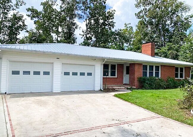 Building Photo - 3 Bed 2 Bath in Jville!