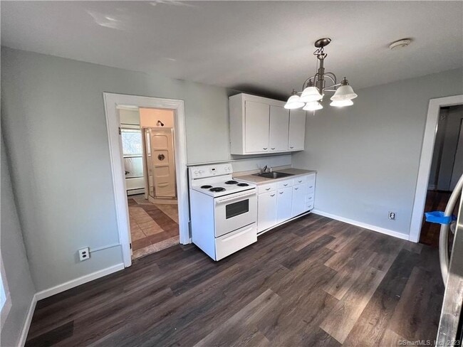 Building Photo - 183 N Main St