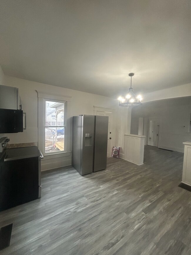 Building Photo - 54 Riley St