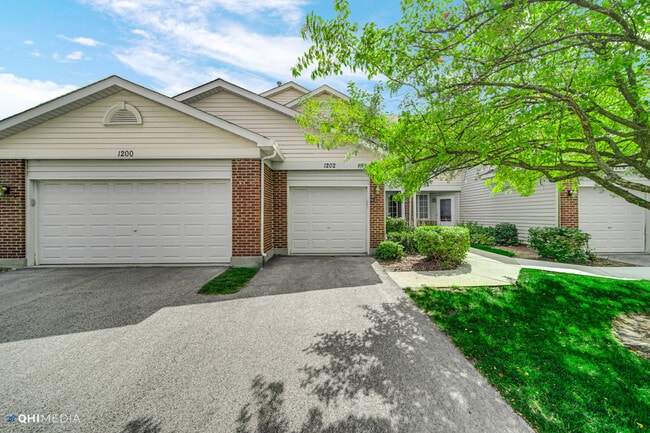 Primary Photo - 1202 S Parkside Dr