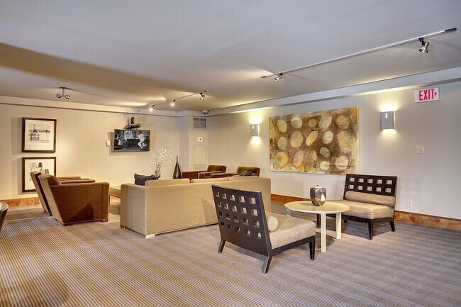 Building Photo - 401 S 1st St