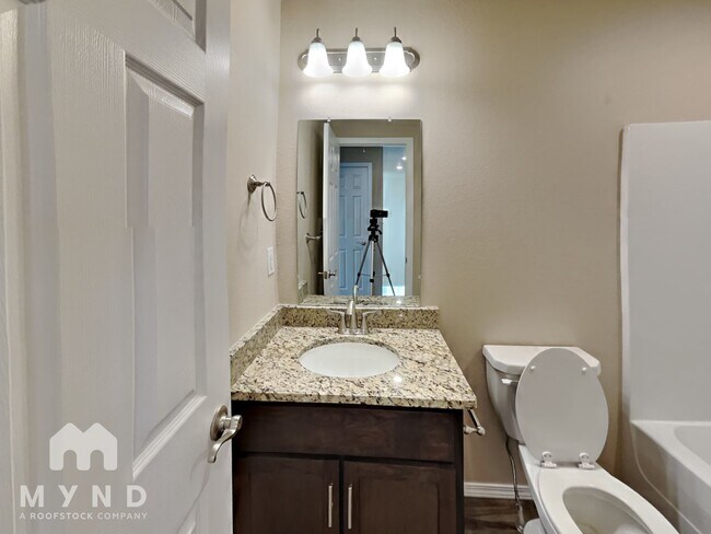 Building Photo - 1001 Clearspring Ct