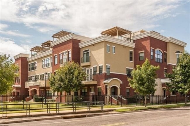 Building Photo - 1205 Beaconsfield Lane