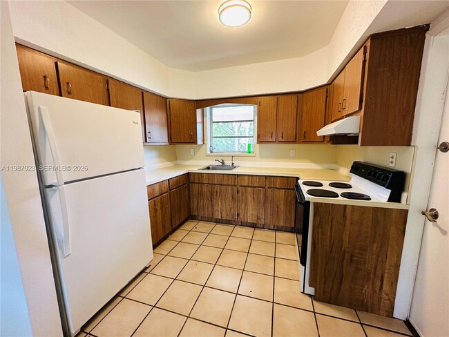 Building Photo - 5705 SW 39th St