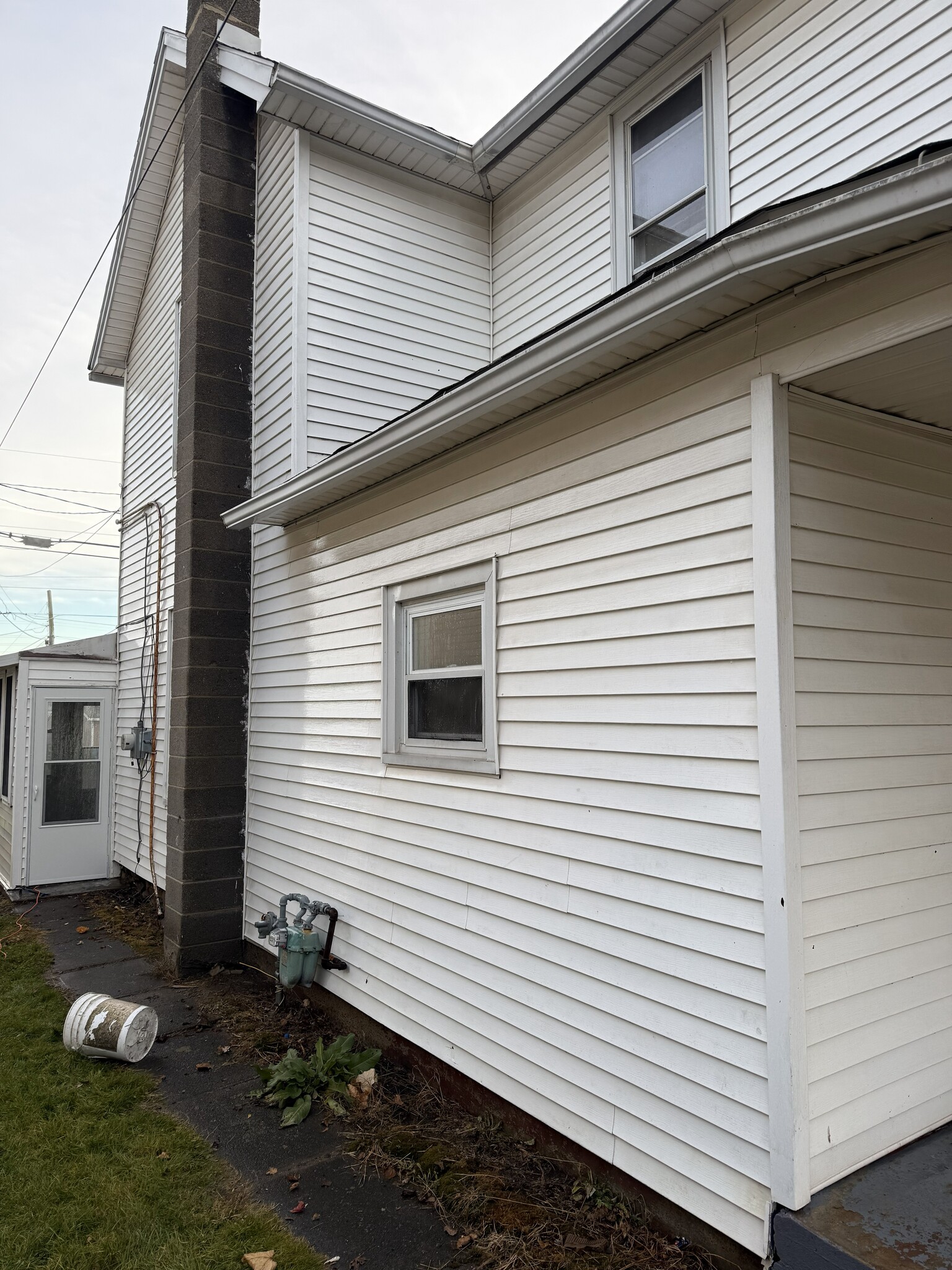 Building Photo - 615 Broad St