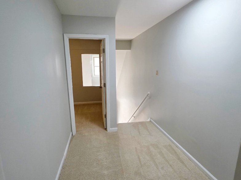 Building Photo - 93 Stone Hill Ct