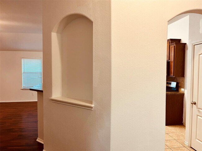 Building Photo - 1208 Rainbow Parke Dr