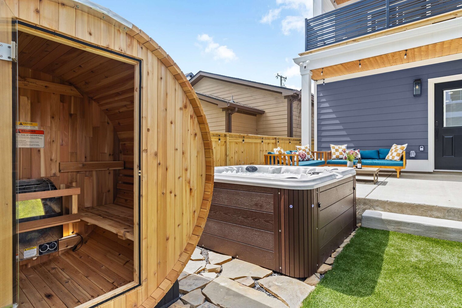 Building Photo - 930 Morrison St