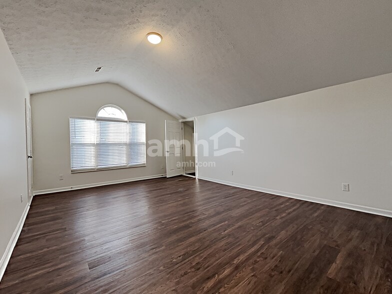 Building Photo - 1957 Portway Rd